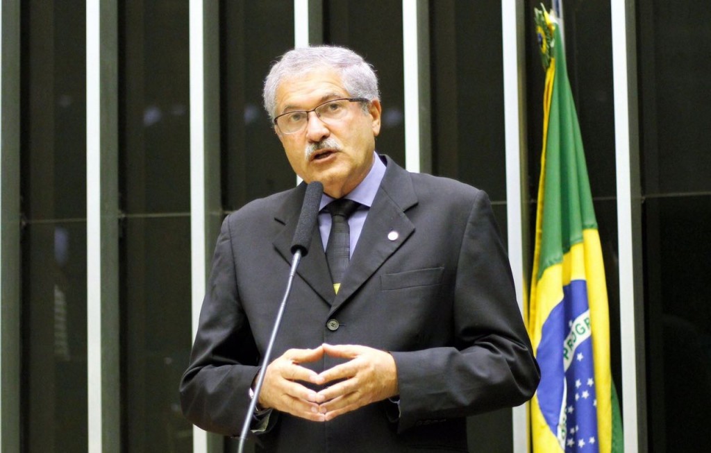 8D9D23E1-12AB-45F2-AEE8-027764BF681D