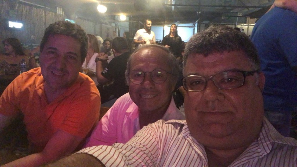 176AEA5B-5B99-4F44-AFE7-C3BCD94553CA