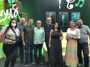 B5C864E6-8545-4E2F-805A-94F252935366